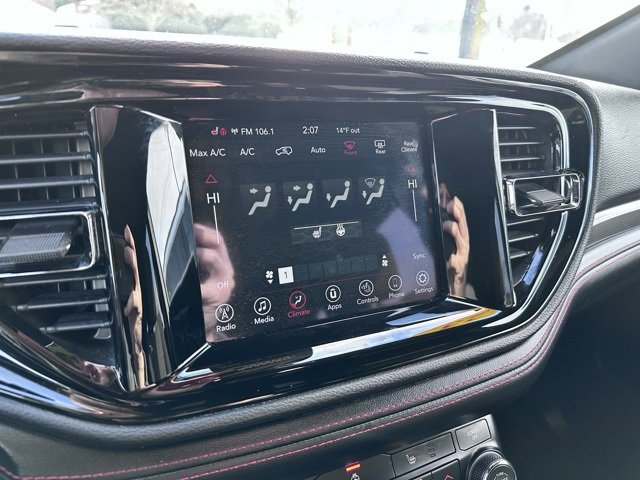 Used 2023 Dodge Durango GT image 33