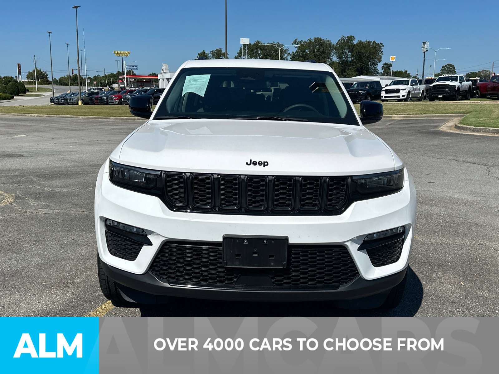 Used 2023 Jeep Grand Cherokee Limited w/ Black Appearance Package AWD/4WD image 2