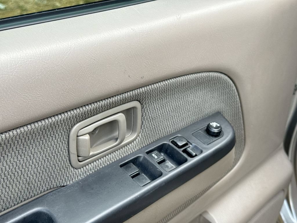 Used 2004 Nissan Frontier XE w/ (PWR) Pwr Pkg RWD image 12