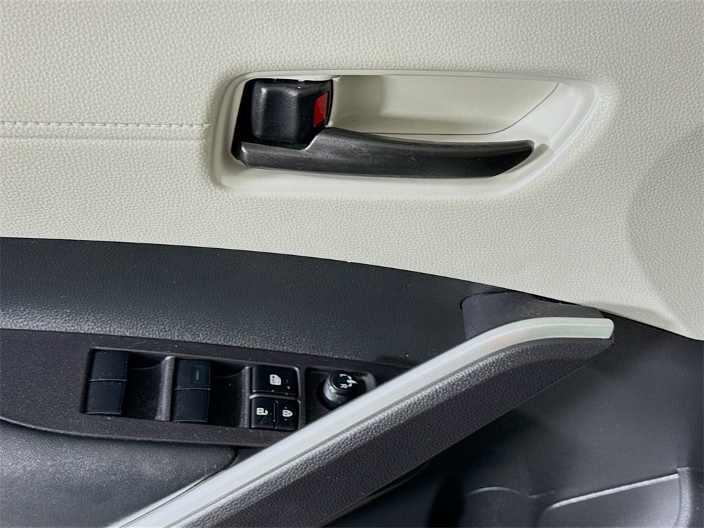 Certified 2024 Toyota Corolla Cross LE image 23