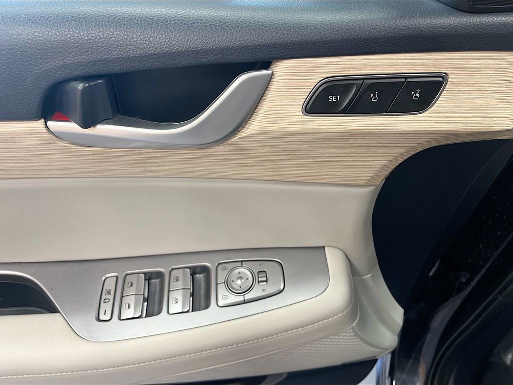 Used 2023 Hyundai Palisade Limited AWD/4WD image 18