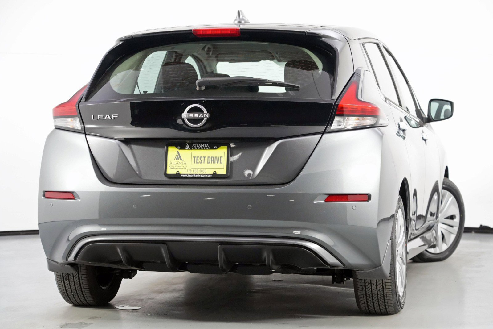 Used 2025 Nissan Leaf S image 4