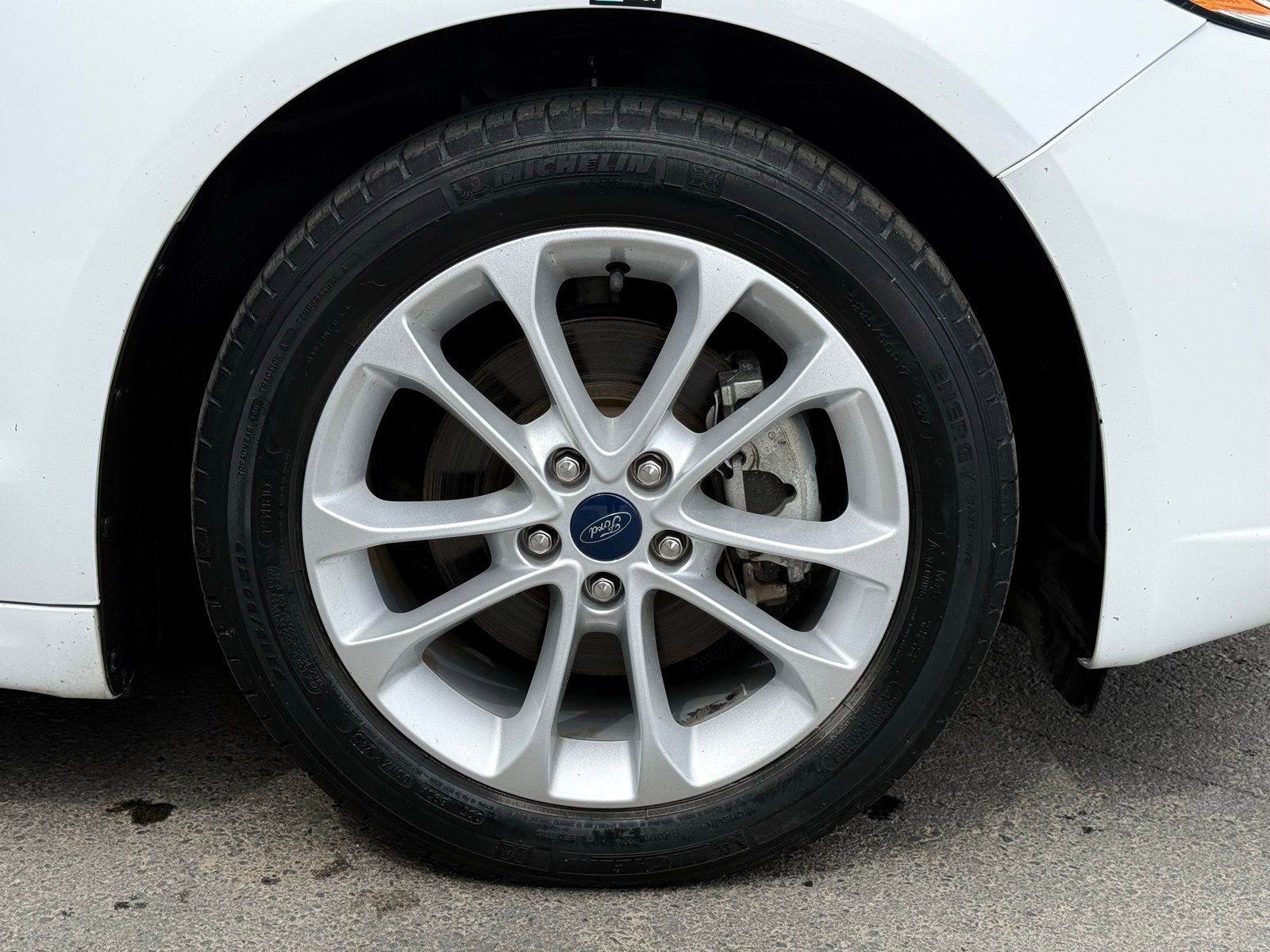 Used 2020 Ford Fusion SE image 5