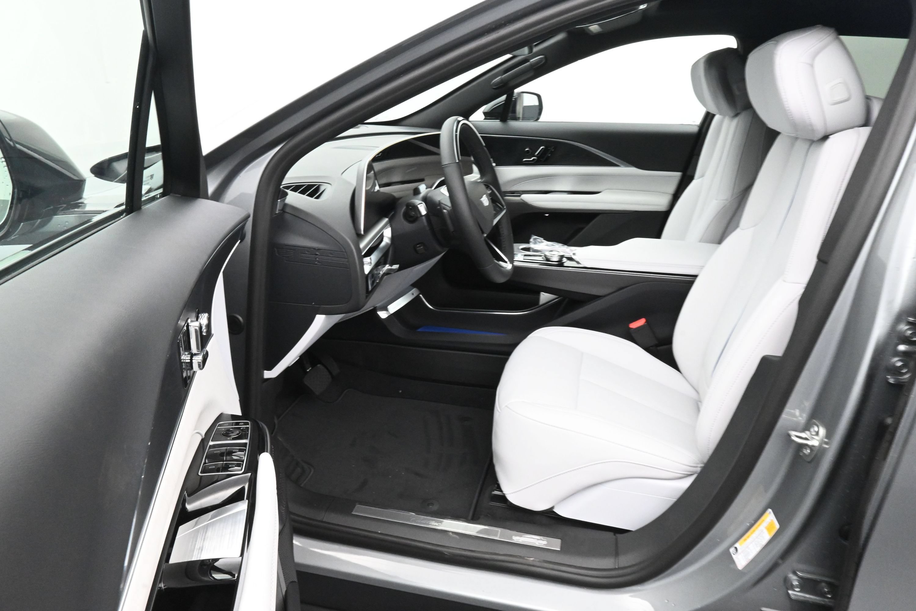 New 2026 Cadillac Lyriq Luxury w/ LPO, Floor Liner Package AWD/4WD image 11