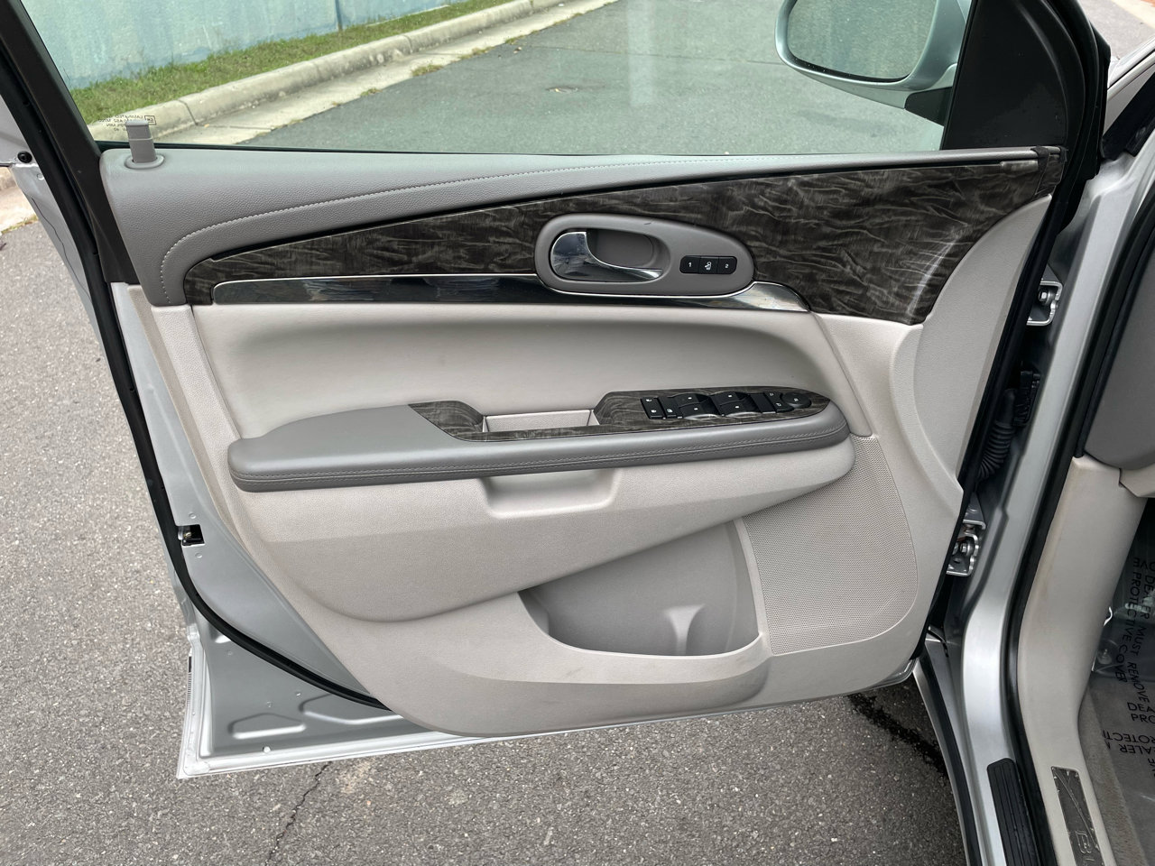 Used 2013 Buick Enclave Leather image 12