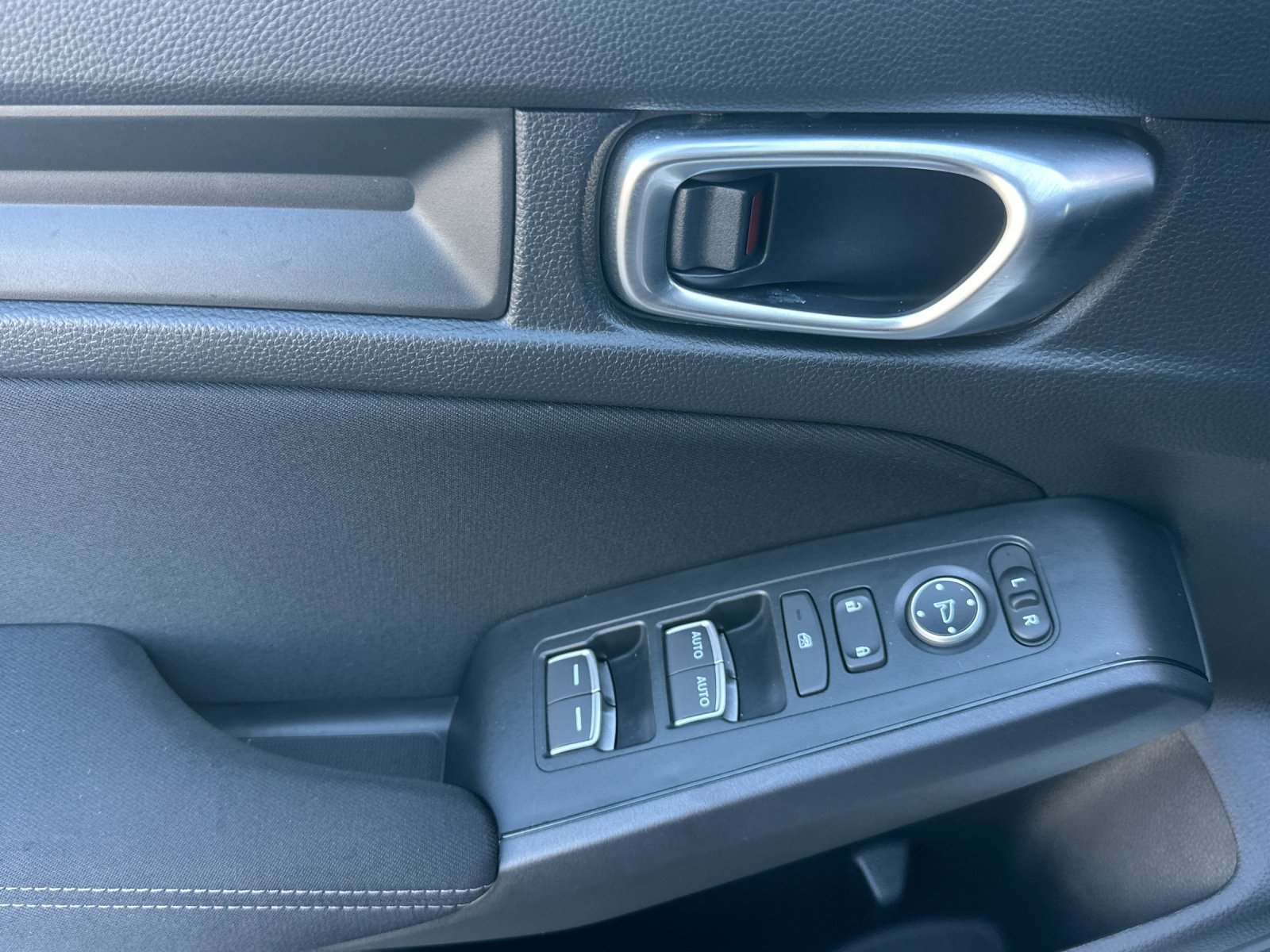 Used 2025 Honda Civic Sport image 11