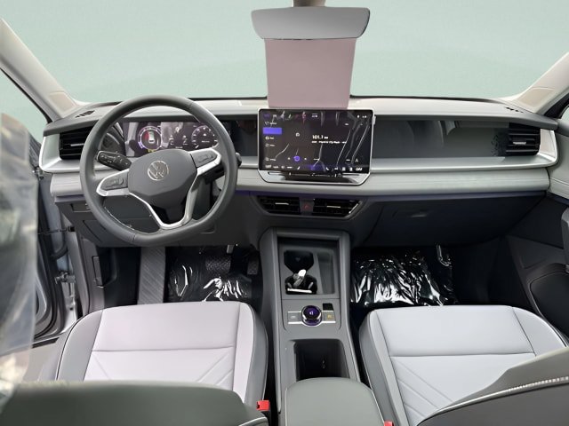 New 2026 Volkswagen Tiguan SE FWD image 6