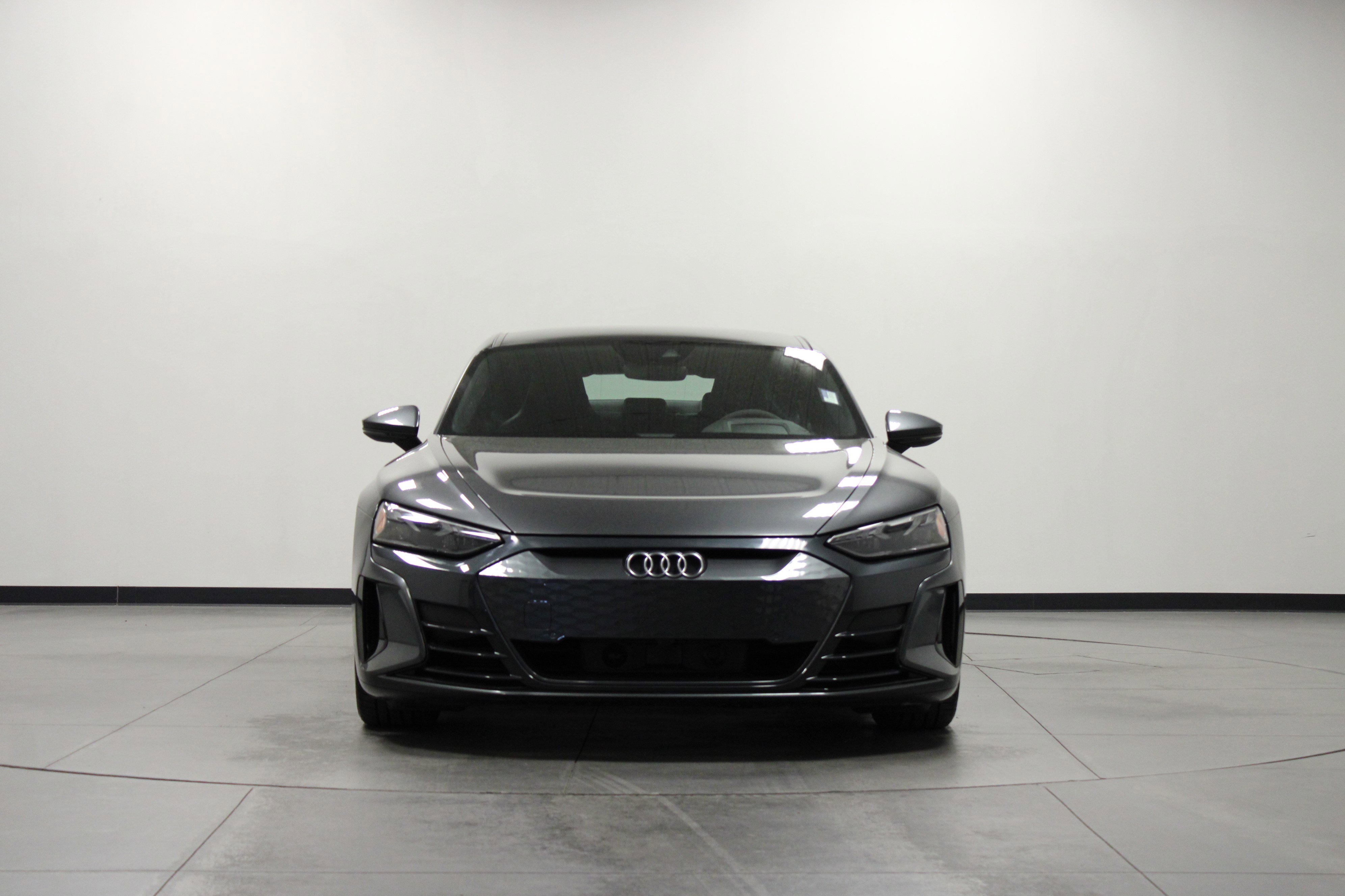 Used 2023 Audi e-tron GT Premium Plus image 9