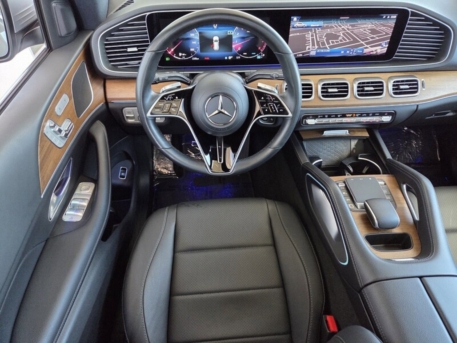 Certified 2025 Mercedes-Benz GLE 350 4MATIC w/ Winter Package image 16