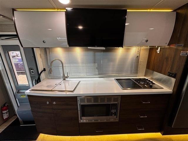 Used 2019 Mercedes-Benz Sprinter 170 image 16