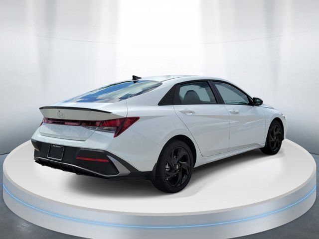 New 2026 Hyundai Elantra SEL Sport FWD image 4