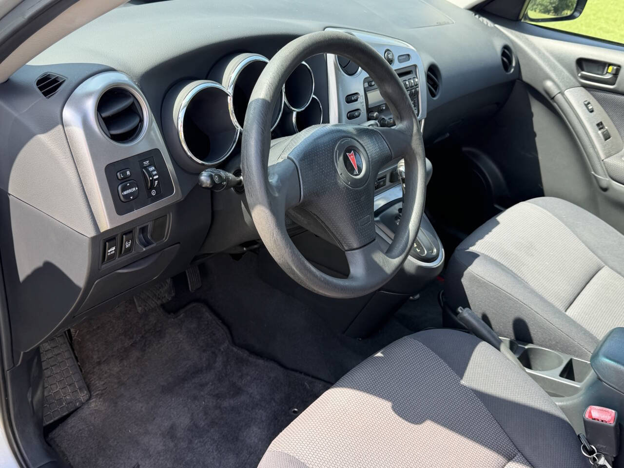 Used 2005 Pontiac Vibe w/ Power Group Value Package FWD image 11