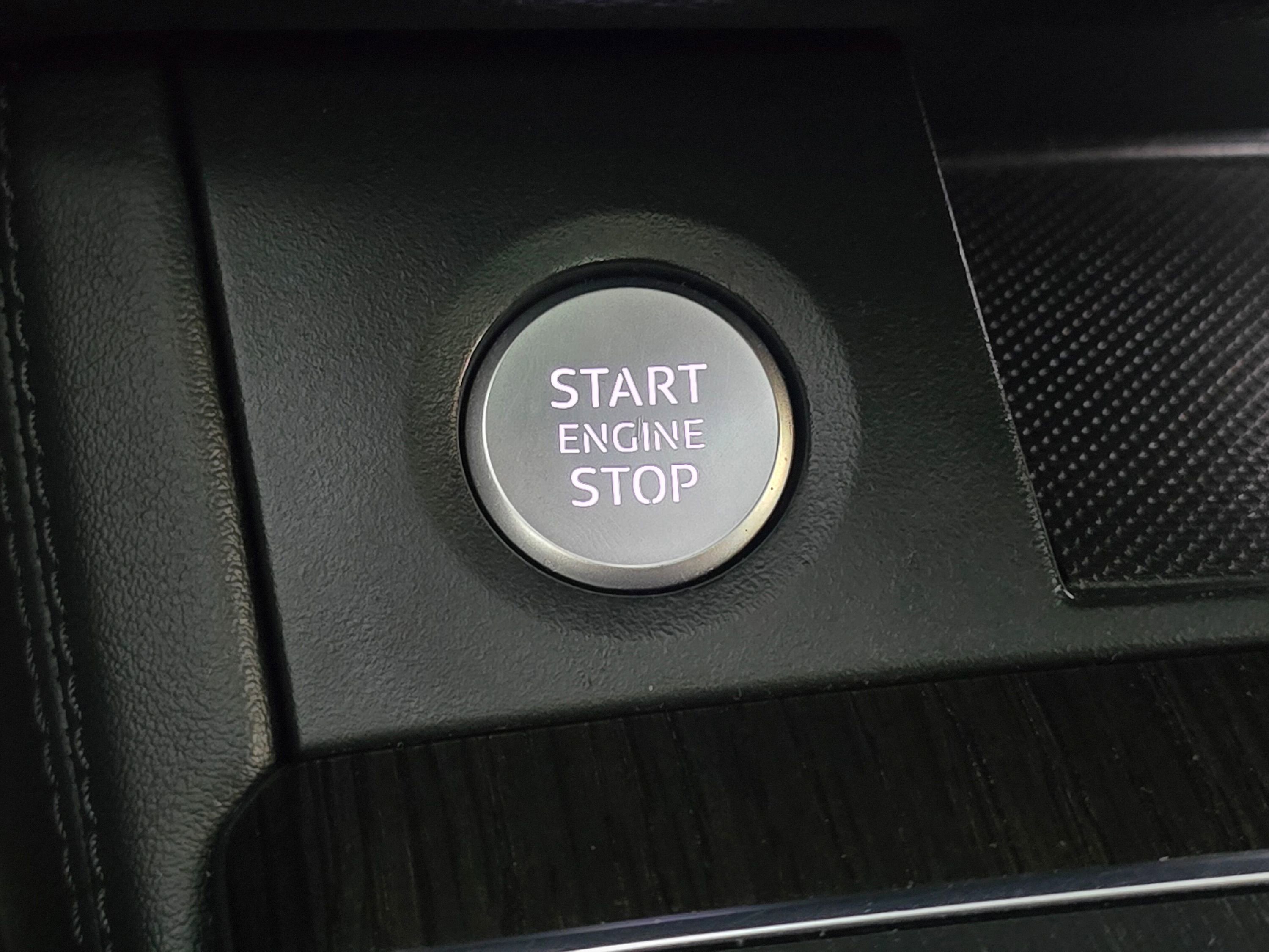 Used 2020 Audi Q5 e Prestige w/ Prestige Package image 41