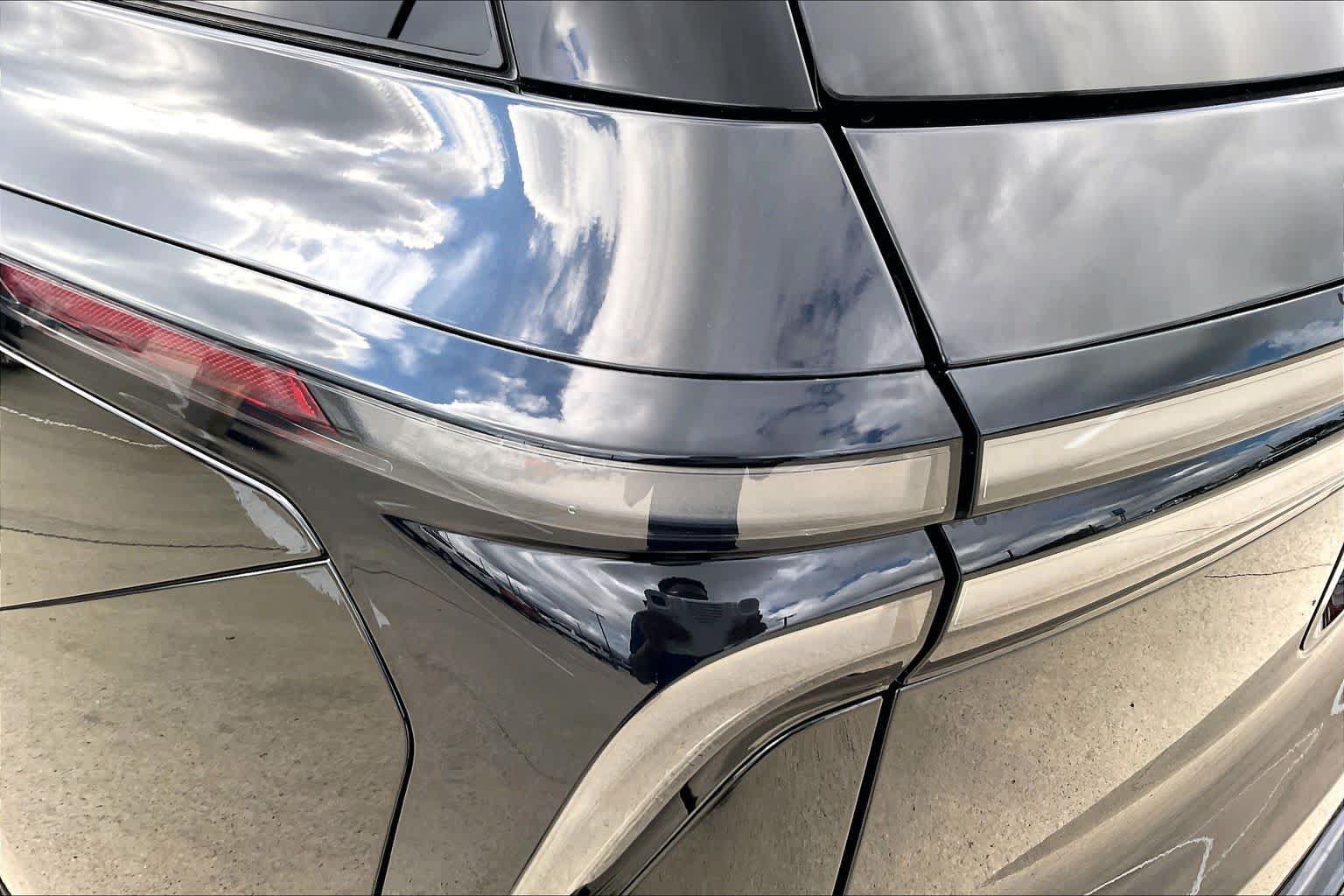Used 2026 Chevrolet Traverse RS FWD image 27