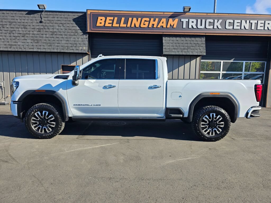 Used 2026 GMC Sierra 3500 Denali Ultimate AWD/4WD image 2