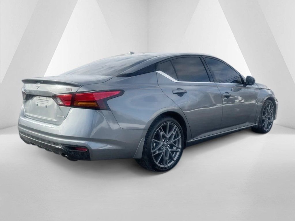 Used 2023 Nissan Altima 2.0 SR image 9