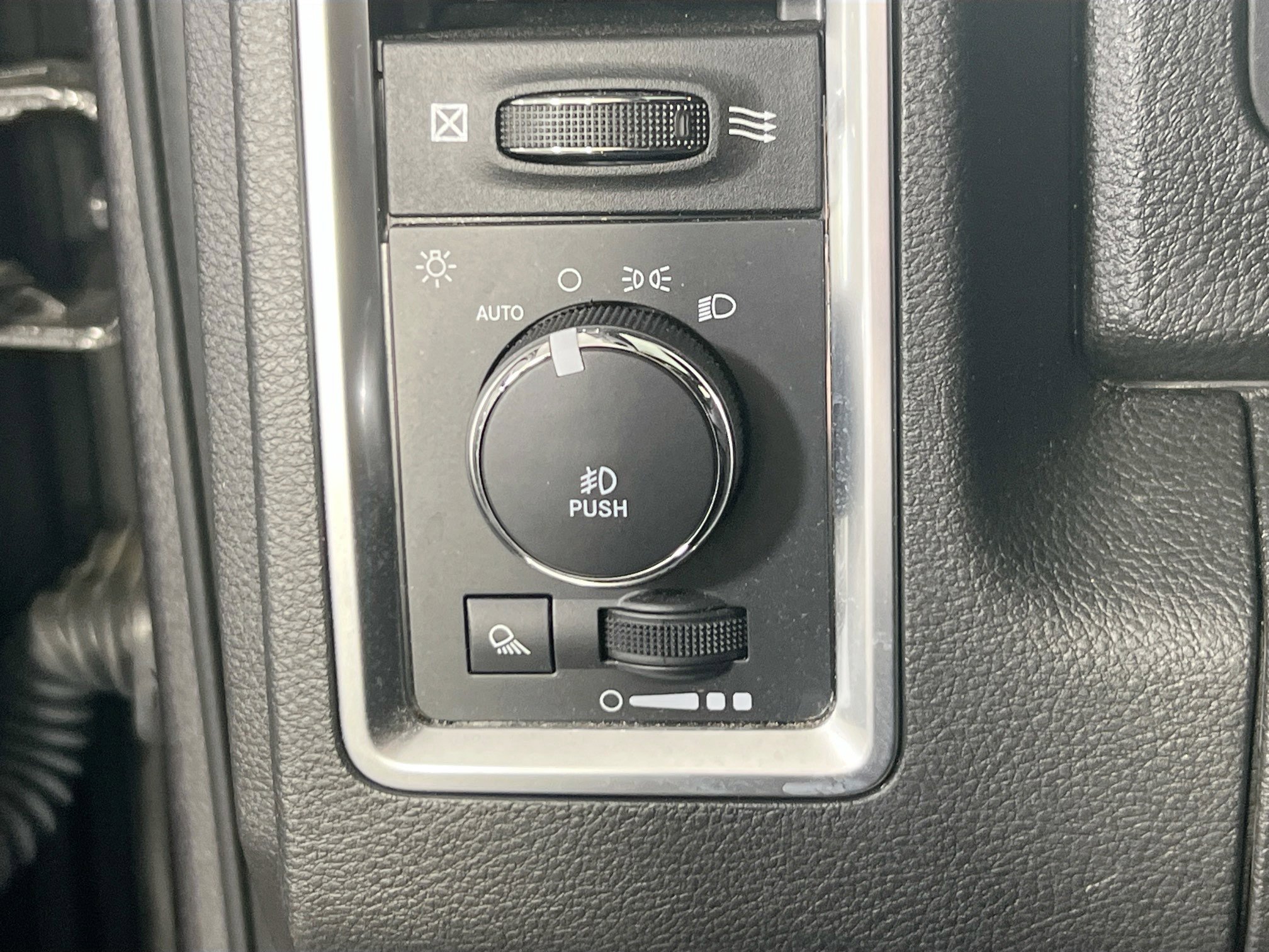 Used 2022 RAM 1500 Classic Warlock w/ Electronics Group image 10