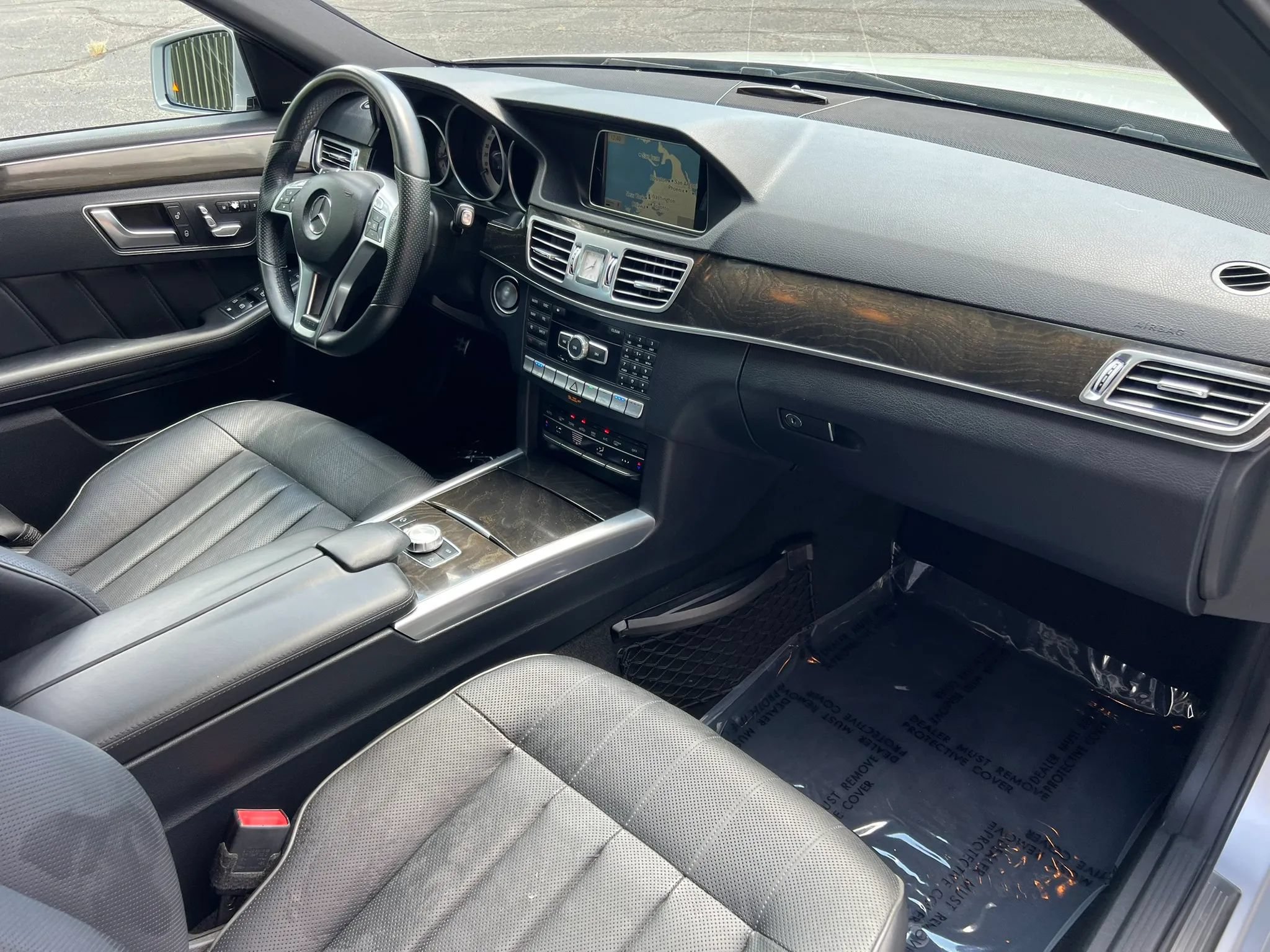 Used 2014 Mercedes-Benz E 550 4MATIC Sedan w/ Premium 1 Package image 17