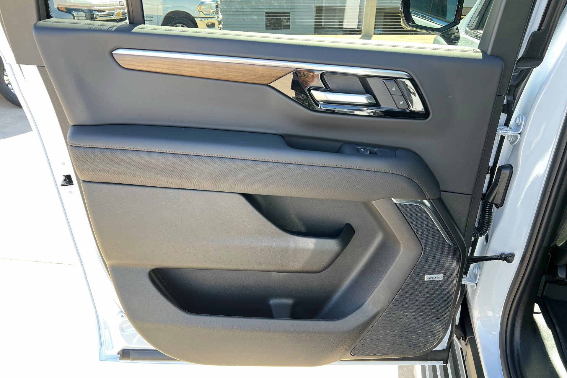 New 2026 Chevrolet Suburban High Country image 19