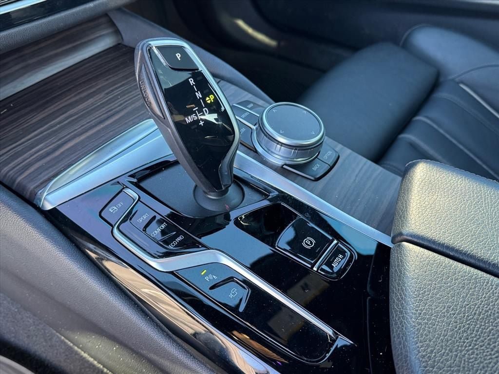 Used 2021 BMW 530i xDrive w/ Premium Package AWD/4WD image 21