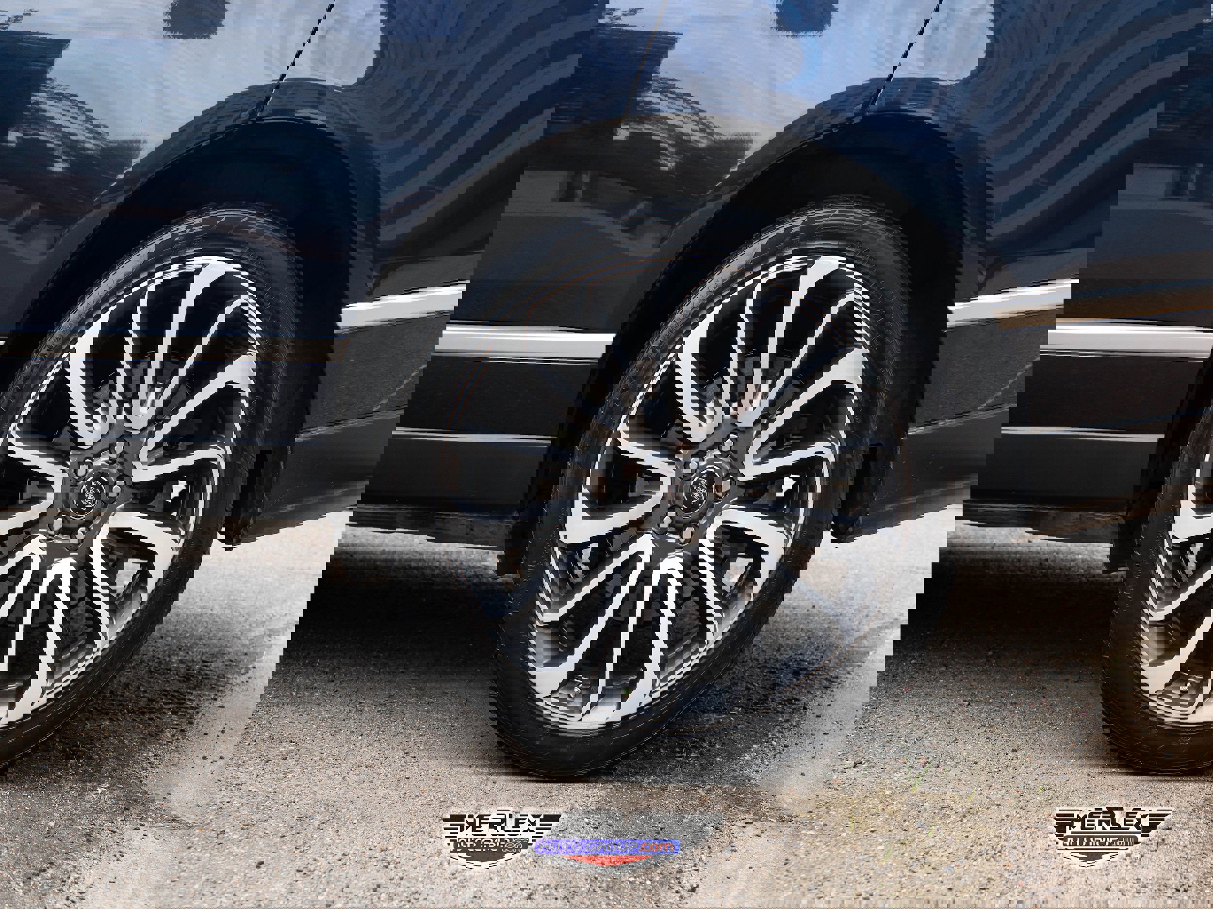 Used 2018 Land Rover Range Rover Supercharged image 12