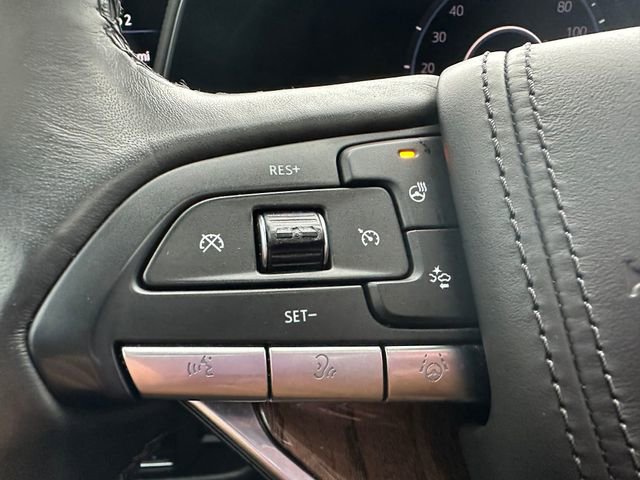 Used 2021 Cadillac Escalade Premium Luxury Platinum image 12