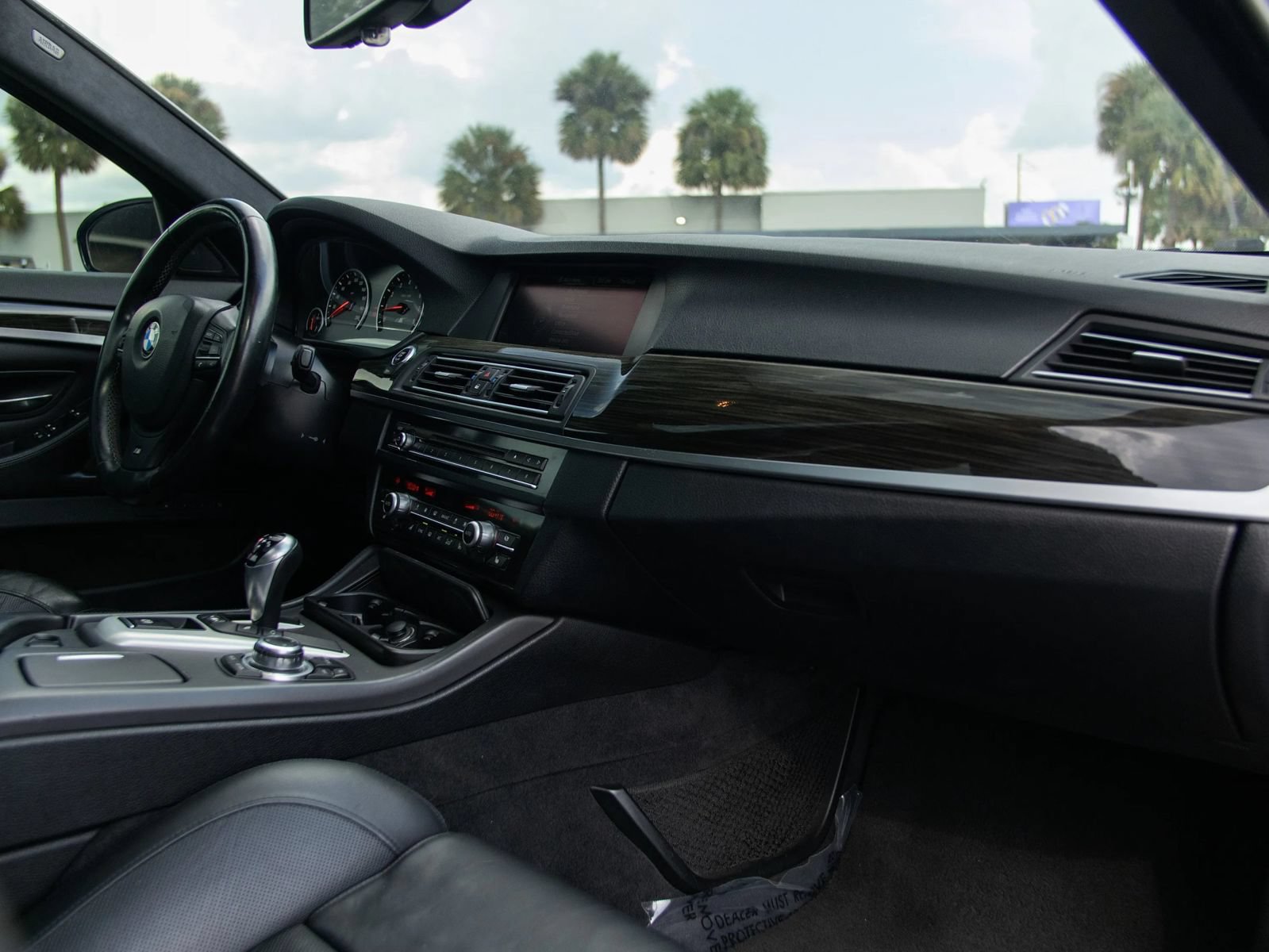 Used 2013 BMW M5 RWD image 24