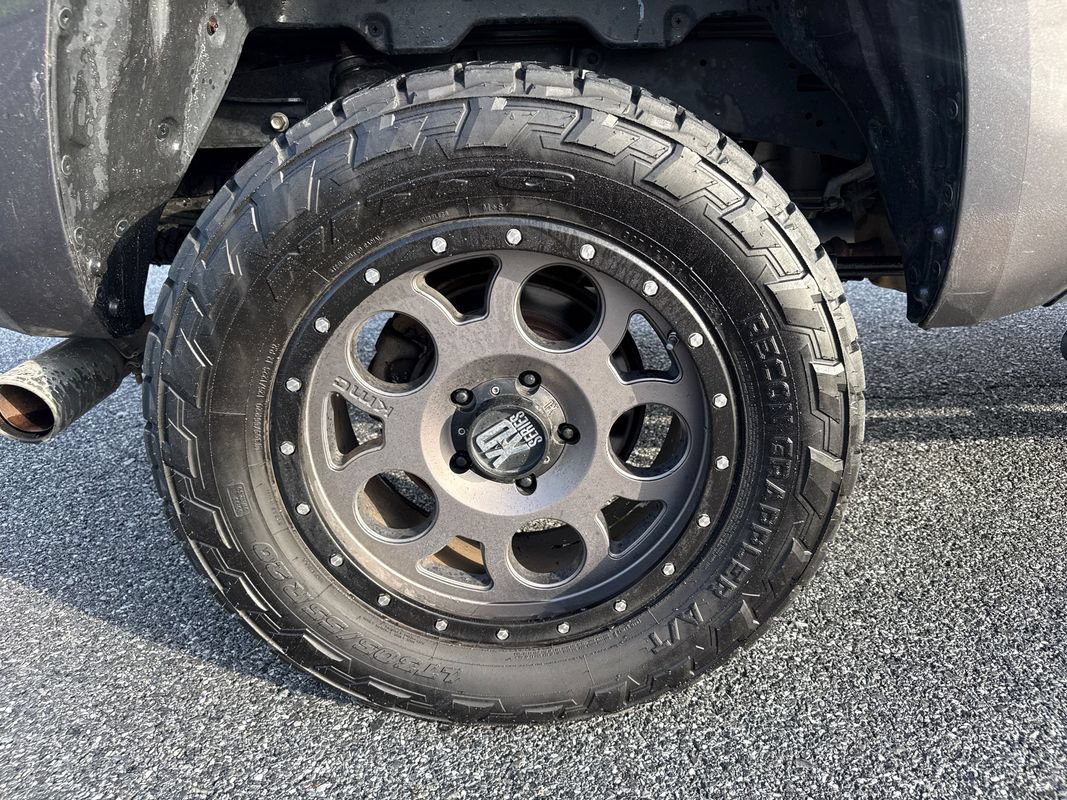 Used 2017 Toyota Tundra SR5 w/ TRD Off Road Package AWD/4WD image 31