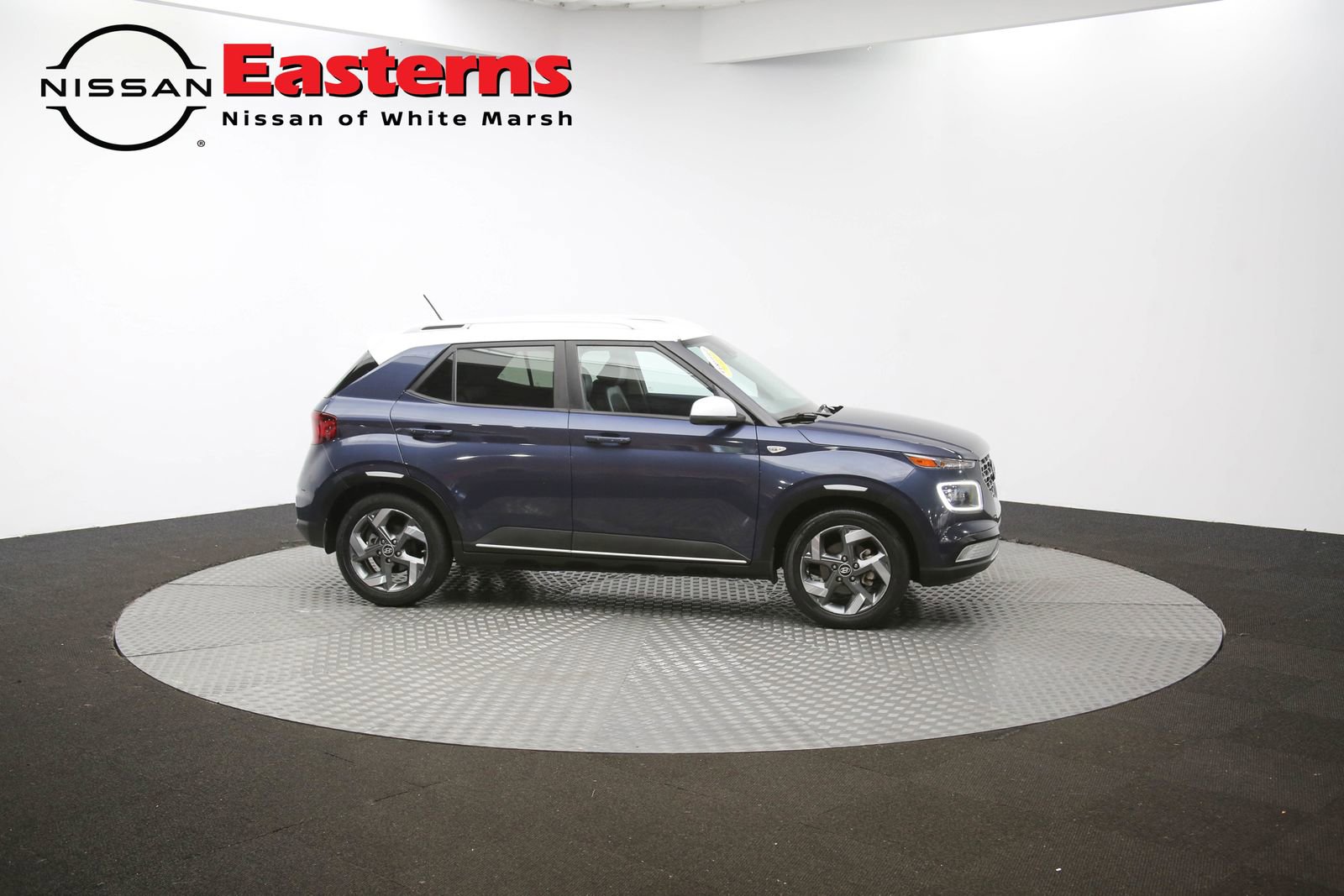 Used 2023 Hyundai Venue Limited image 77