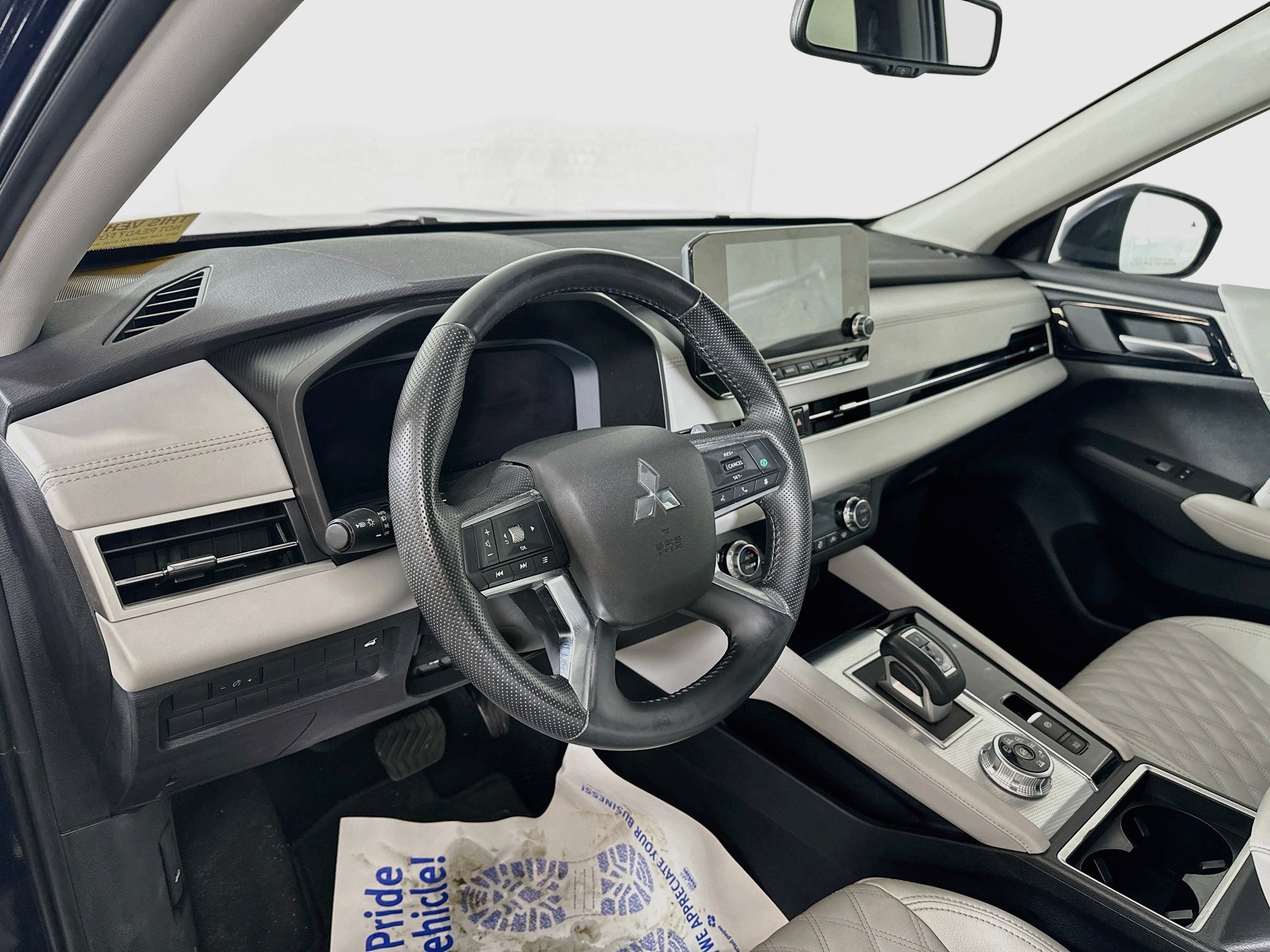 Used 2024 Mitsubishi Outlander SEL AWD/4WD image 9