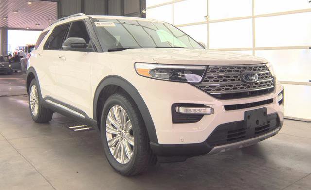 Used 2022 Ford Explorer Limited w/ Equipment Group 301A AWD/4WD image 7
