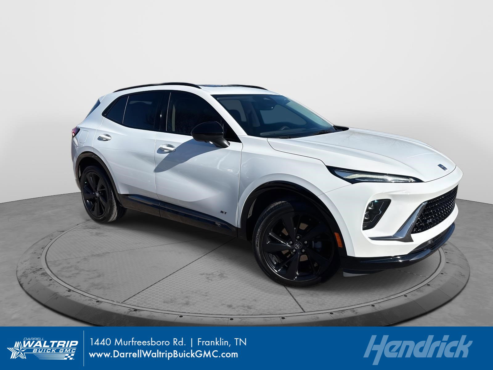 Used 2024 Buick Envision Sport Touring image 1