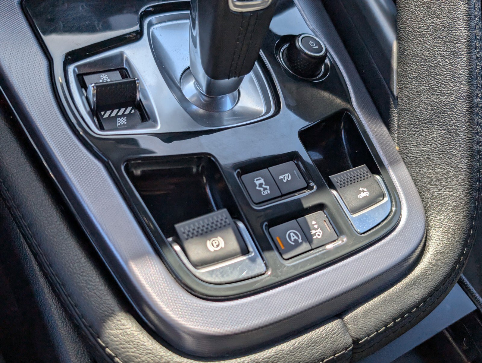 Used 2020 Jaguar F-TYPE Convertible image 24