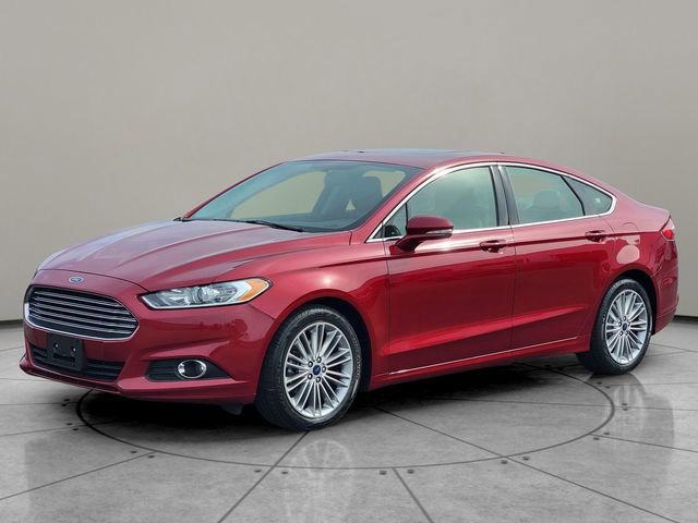 Used 2015 Ford Fusion SE w/ Equipment Group 202A FWD image 3