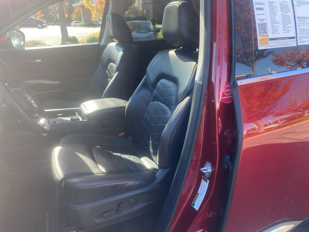 Used 2023 Nissan Pathfinder Platinum w/ Cargo Package image 13