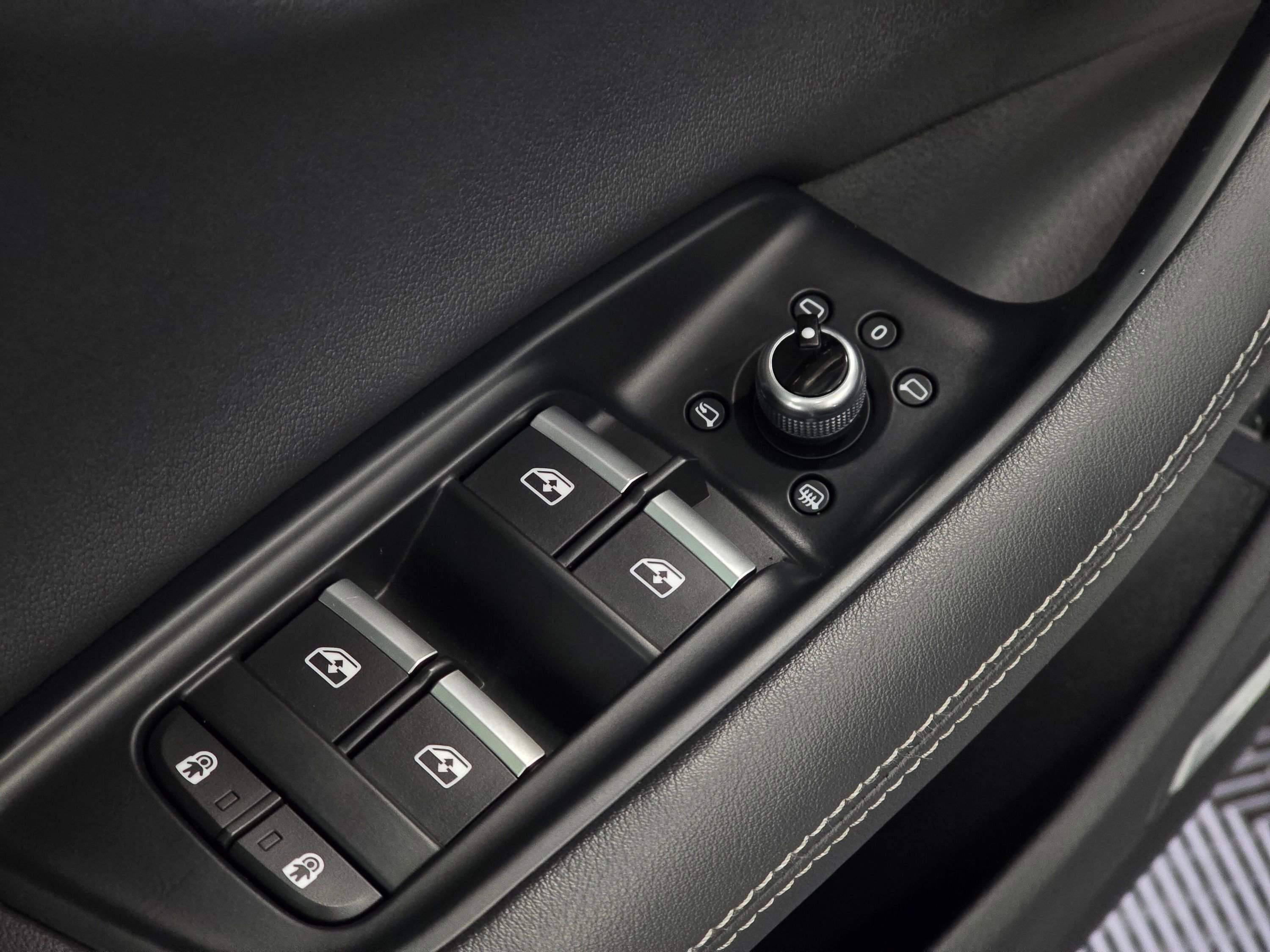 Used 2025 Audi Q7 3.0T Premium Plus image 35