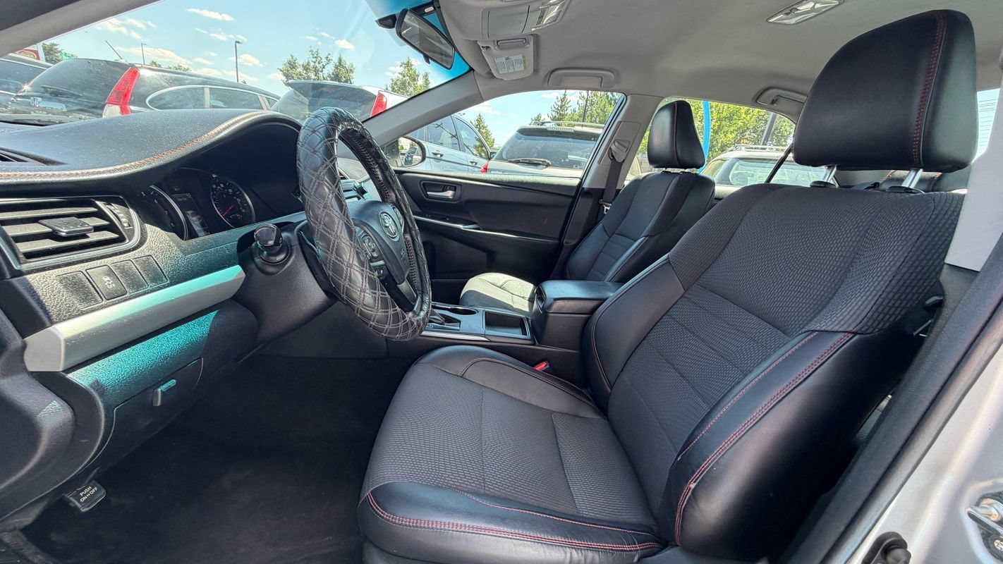 Used 2016 Toyota Camry SE FWD image 7