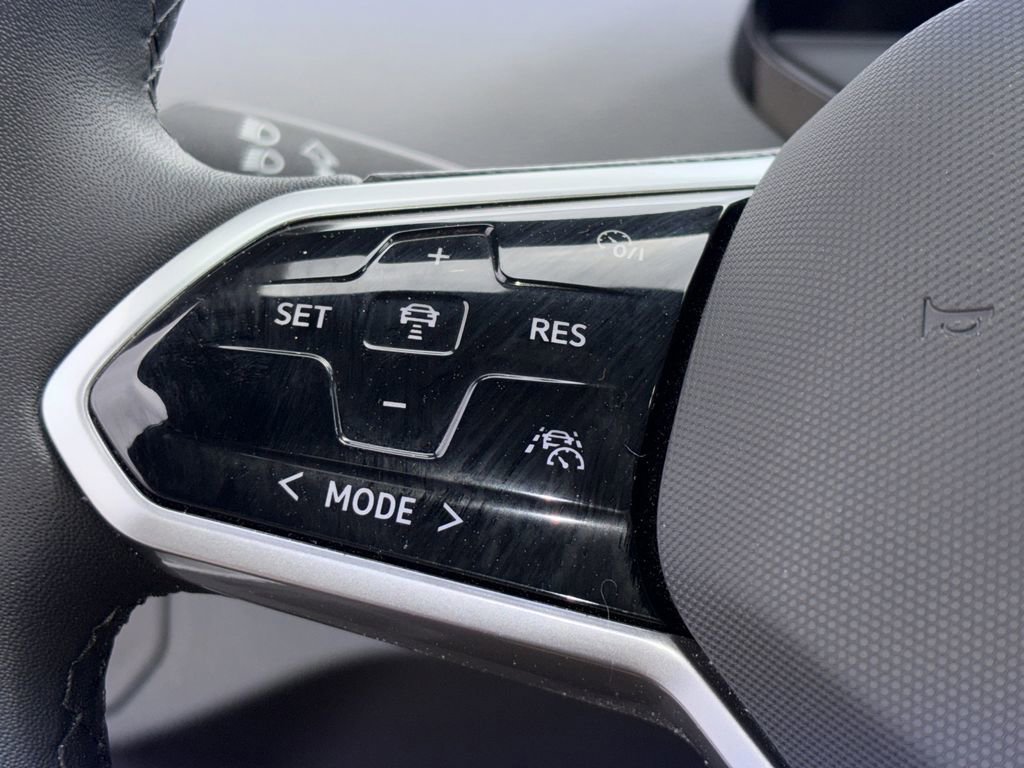 Used 2023 Volkswagen ID.4 Pro image 22