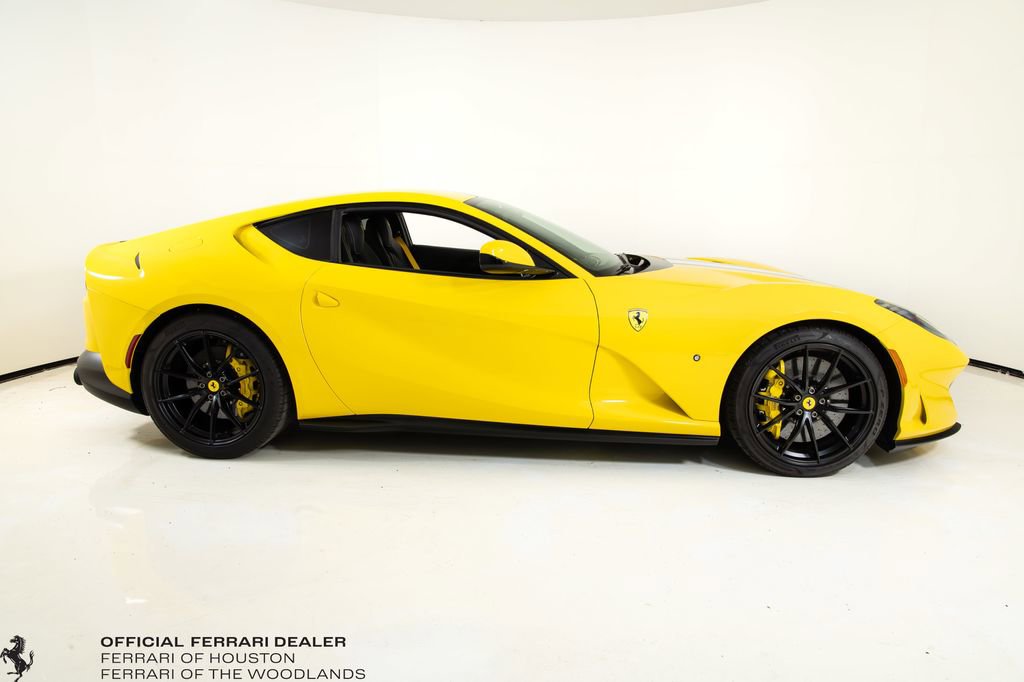 Used 2019 Ferrari 812 Superfast RWD image 3