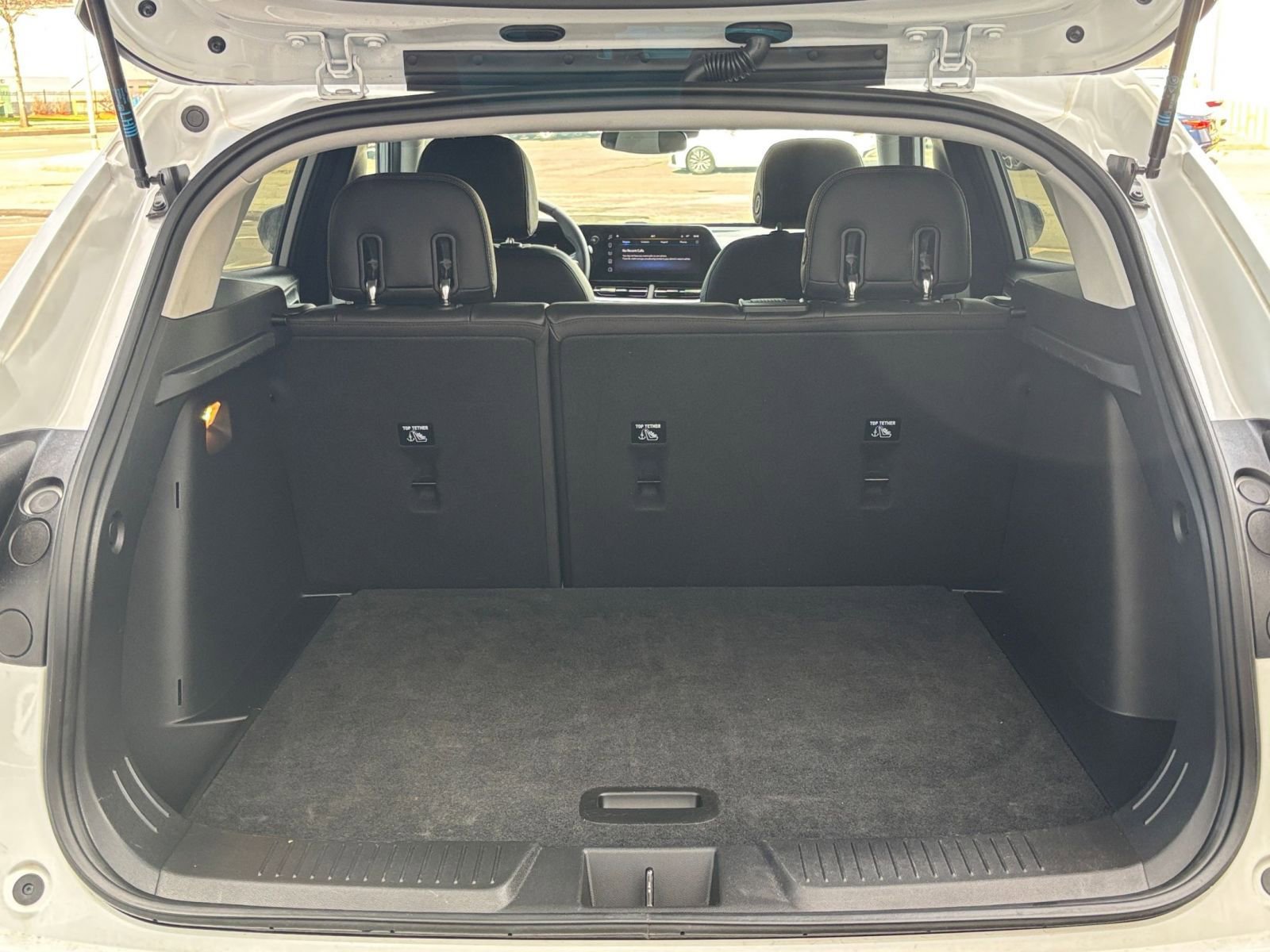 Used 2025 Chevrolet Trax LT w/ LT Convenience Package FWD image 33