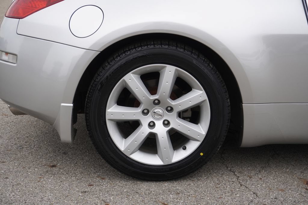 Used 2004 Nissan 350Z Enthusiast RWD image 12