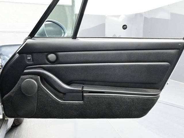 Used 1995 Porsche 911 Carrera RWD image 14