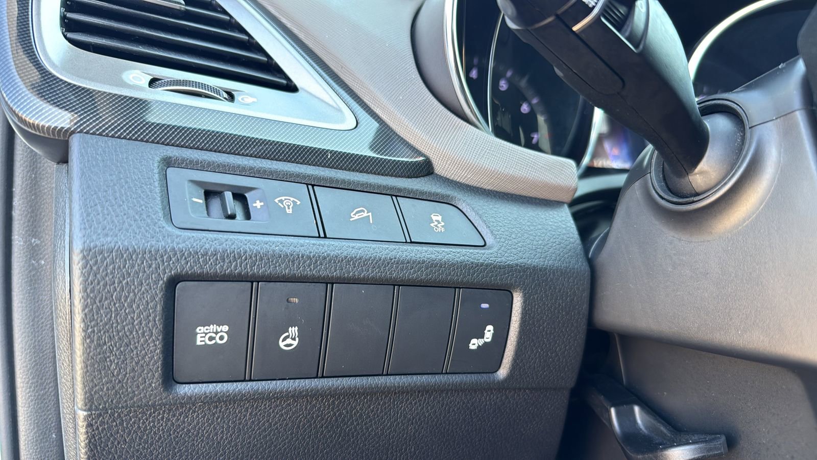 Used 2014 Hyundai Santa Fe Sport w/ Technology Package 04 FWD image 14