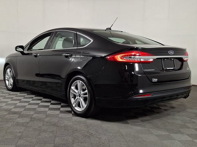 Used 2018 Ford Fusion SE w/ Fusion SE Technology Package FWD image 7