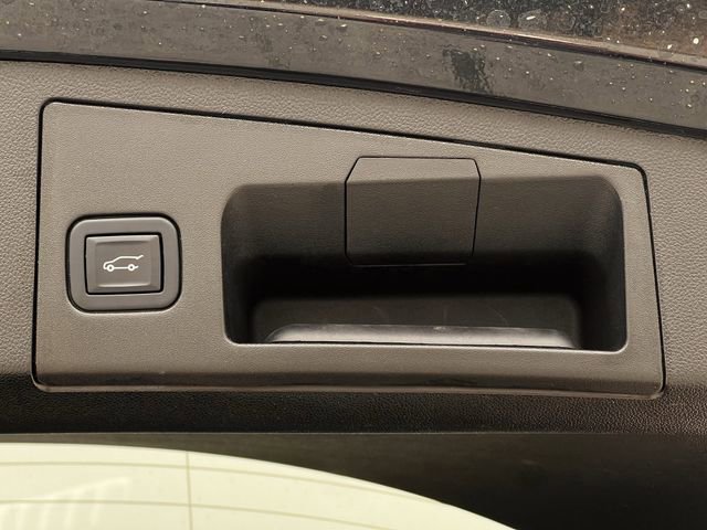 Certified 2022 Cadillac XT4 Premium Luxury w/ Enhanced Visibility Package image 32