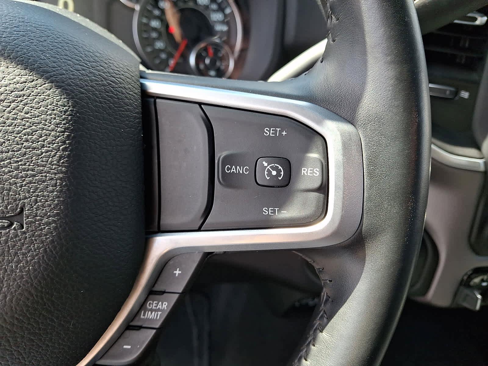 Used 2024 RAM 2500 Big Horn AWD/4WD image 23