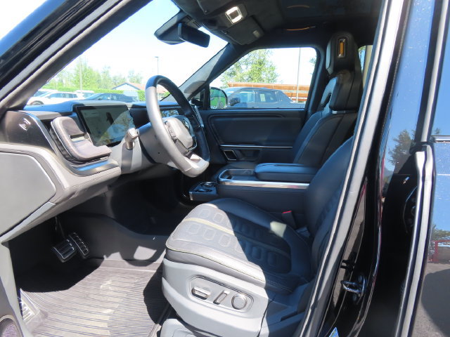 Used 2023 Rivian R1T Adventure Dual AWD/4WD image 14