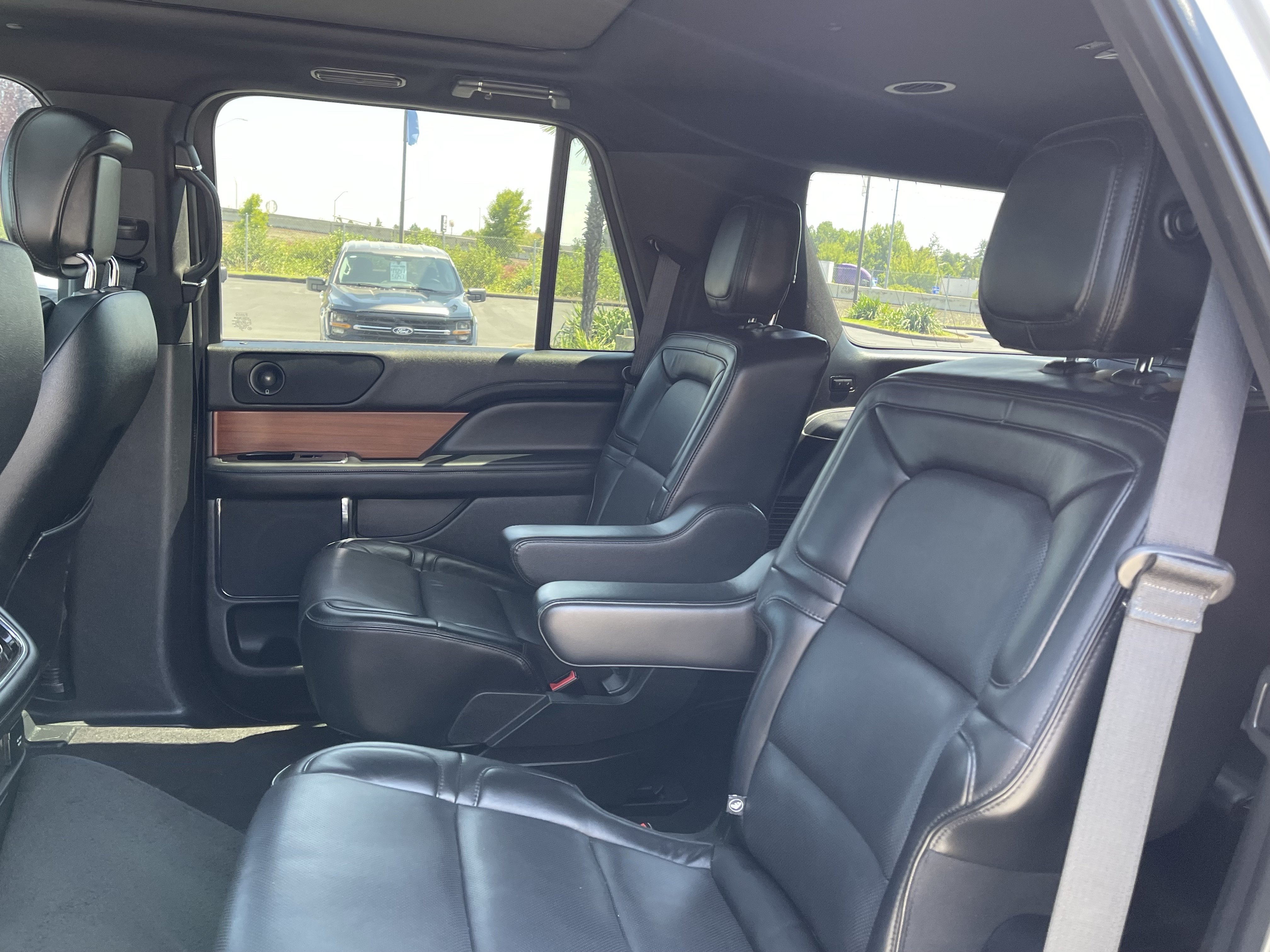 Used 2019 Lincoln Navigator Select AWD/4WD image 12