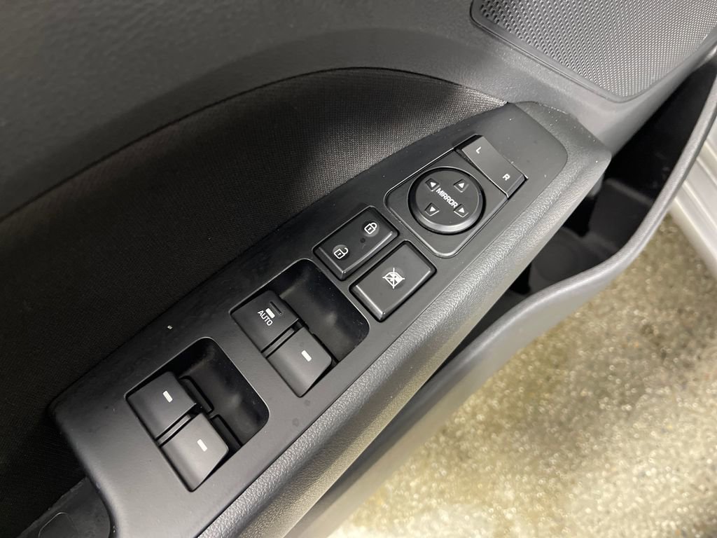 Used 2020 Hyundai Elantra Value Edition w/ Cargo Package (C1) FWD image 18
