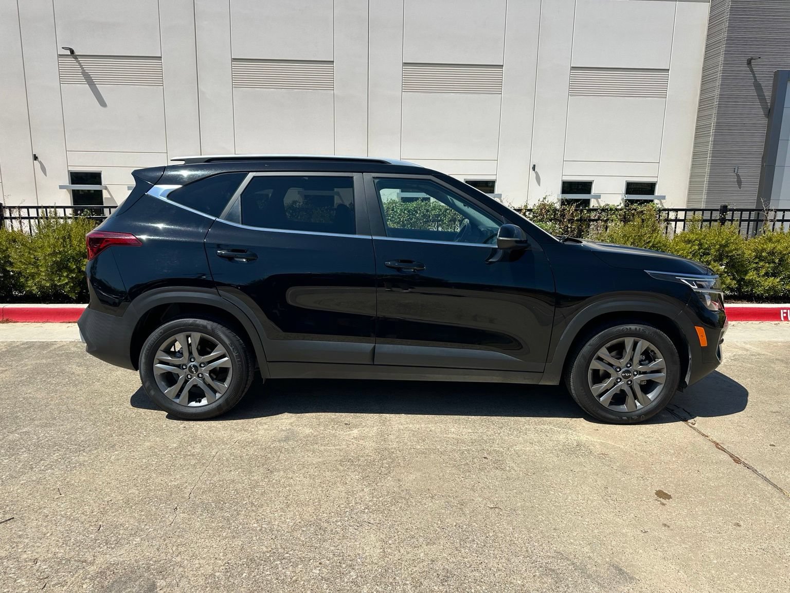 Used 2023 Kia Seltos S w/ Navigation Package FWD image 9